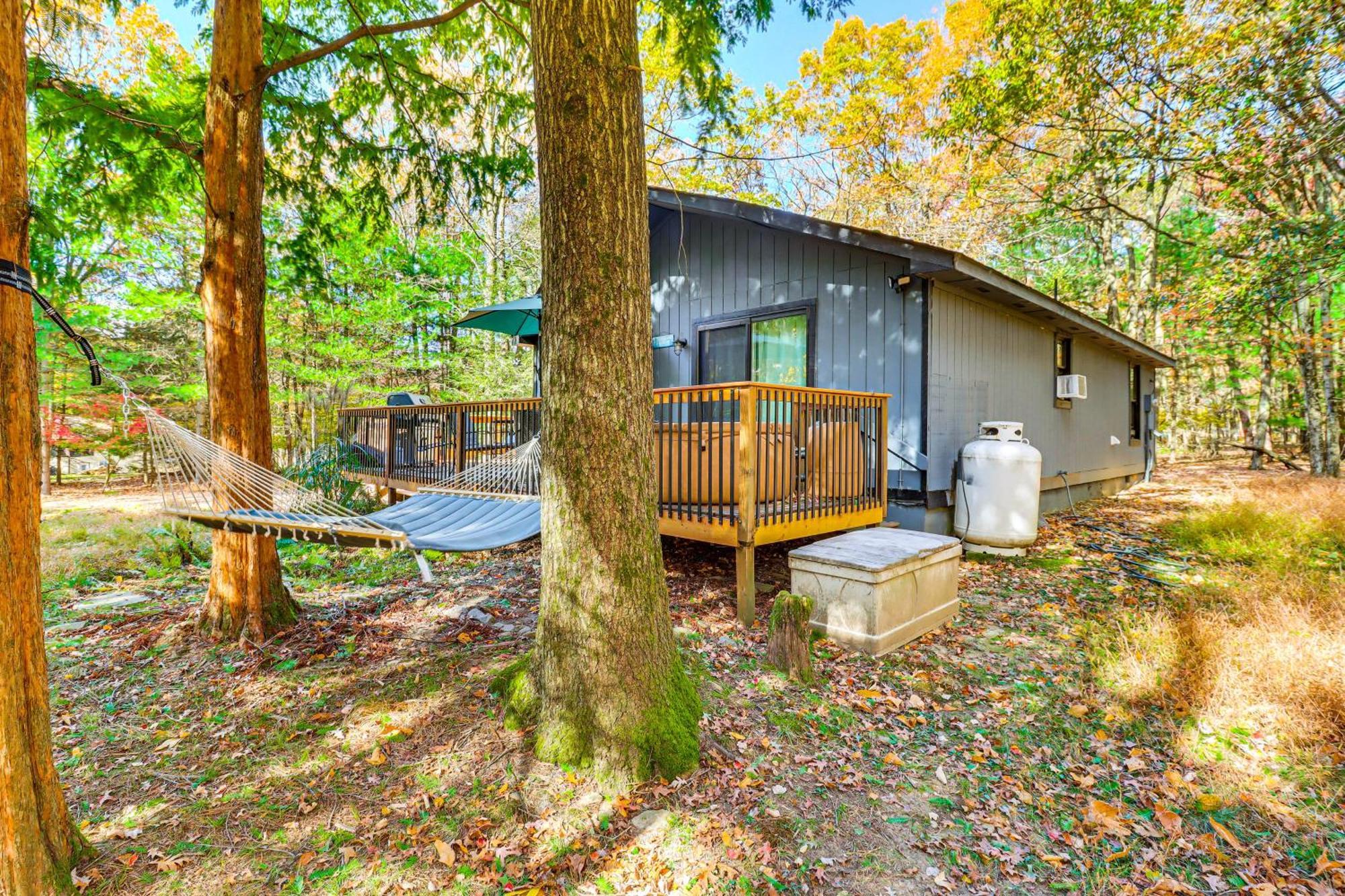 Quaint Jim Thorpe Cabin Retreat, Walk To Beach! Exterior photo